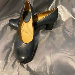 Earth Brand Comfy heels